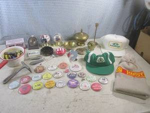 lot 67 image: (CS) Assorted Collectibles Vintage ...