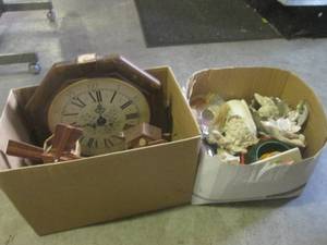 lot 70 image: (EW5) Assorted Figures, Clock, 2 Wo...