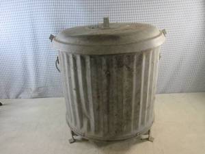 lot 82 image: (EC1) Vintage Metal WasteAsh Can w...