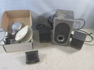 lot 135 image: (A-3) Powered Compter Speakers, Wir...