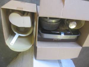 lot 156 image: (D-4) Assorted Kitchen Coffee Maker...