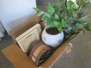 lot 157 image: (D-4) Unsorted Box of Misc Decor...