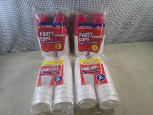 lot 180 image: (D-2) 100 18oz Party Cups and 40 16...