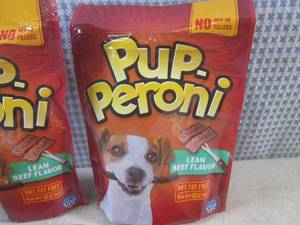 lot 213 image: (B-1) 4 Bags of Pup-Peroni Lean Bee...
