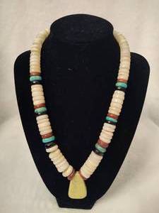 lot 54 image: Santo Domingo Kewa Heishi Beaded Necklace