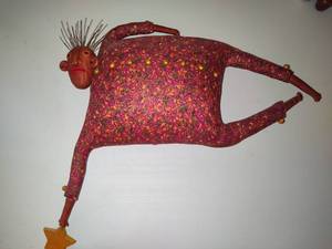 lot 46 image: Whimsical Hanging Decor wCeramic Head