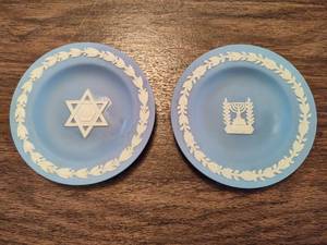 lot 106 image: Wedgewood Jasperware Round Dishes