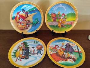 lot 126 image: McDonalds Collectible Vintage Plates
