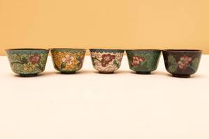 lot 25 image: Set of 5 Beautiful Chinese Cloisonne Mini Bowls
