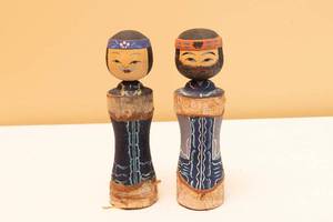 lot 36 image: Japanese Kokeshi Dolls