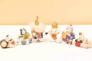 lot 24 image: Assorted Japanese Hand Painted Figurines