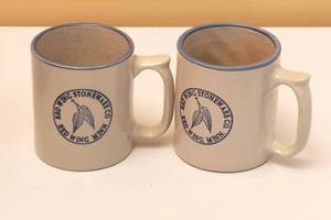 lot 78 image: Two Redwing Stoneware Mugs