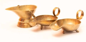 lot 22 image: Miniature Coal Bucket and Genie Style Brass Decor