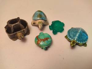 lot 143 image: Lot of Miniature Turtles