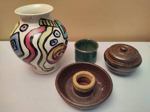 lot 142 image: Vintage Vases & Pottery
