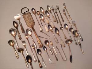 lot 152 image: Lot of Assorted Silver Plated & Stainless Silverware