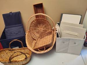 lot 154 image: Lot of Assorted Cloth Handled Drawers & Wicker Baskets