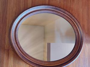 lot 156 image: Oval Crackled Rim Gold Tone Mirror