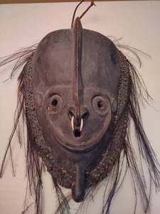 lot 17 image: Vintage Wooden Dan Style Mask