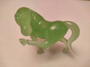 lot 11 image: Vintage Jade Chinese Peking Glass Horse Figurine
