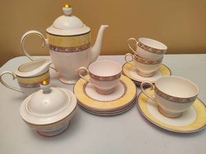 lot 160 image: Villeroy & Boch Coffee Set