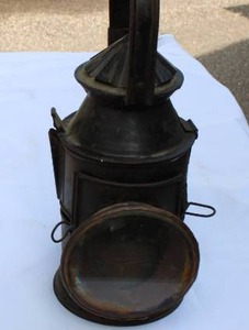 lot 10 image: Vintage Antique Railway Lantern  12 High, Sliding Red & Green Lenses