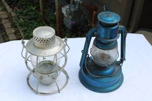 lot 11 image: Pair of Vintage Dietz Kerosene Lanterns  Blue & Silver