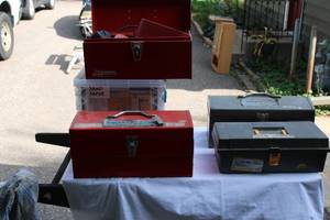 lot 36 image: Lot of 4 Electric Sanders  Rigid Belt, Black & Decker, Makita, Chicago Electric