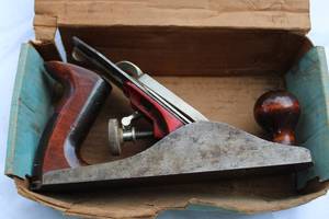 lot 40 image: Vintage Millers Falls Wood Handled Planer