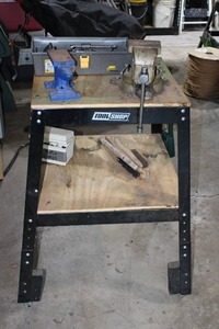 lot 52 image: Heavy Duty Table Vice with anvil. 36 x 25 table and Box of C Clamps