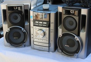 lot 63 image: Sony EC70 3-Disc CD & Cassette System  With Remote, Original Box & Uniden 900 MHz Phone