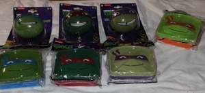 lot 105 image: Teenage Mutant Ninja Turtles Food Container Lot  4 Sandwich Savers & 3 Snack O Spheres (NewUnused)