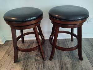 lot 32 image: Two Round Swivel Bar Stools wBlack Faux Leather Seats