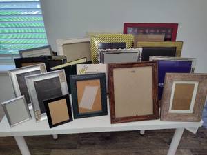 lot 42 image: Lot of Assorted Picture Frames