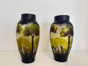 lot 4 image: Set of Vintage Art Nouveau Glass Cameo Vases