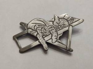lot 53 image: Mystique Pewter Cat Brooch