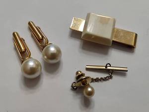 lot 61 image: Cuff Links, Tie Tack & Tie Clip