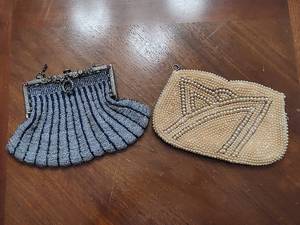 lot 62 image: Vintage Ladies Beaded Purses