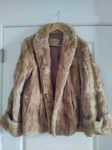 lot 13 image: Ladies Fur Coat by Petters Furs