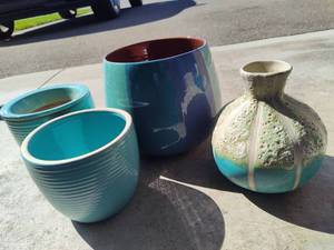 lot 114 image: Assortment of Turquoise Pots & Vases