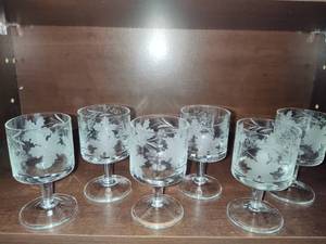 lot 77 image: Set of EtchedFrosted Romanian Cordial Glasses