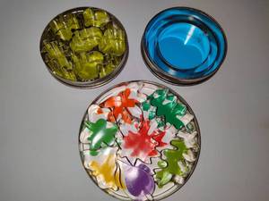 lot 99 image: Assorted Lot of Mini Pie Cutters