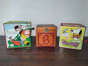 lot 133 image: Vintage Jack-In-The-Boxes (Mother Goose, Bear & Snoopy)