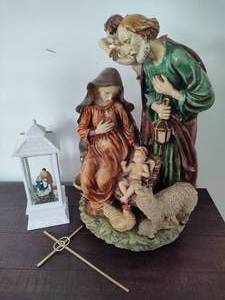 lot 135 image: Religious Decor