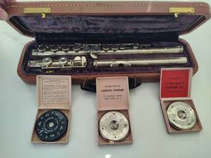 lot 146 image: Vintage Flute wCase & Pitch Instruments