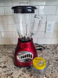 lot 82 image: Oster 12speed Blender wGlass Canister