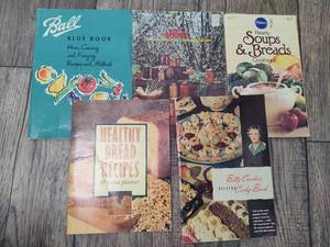 lot 159 image: Vintage CookingCanning Magazines
