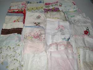 lot 177 image: Vintage Ladies Handkerchiefs