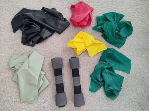 lot 186 image: Set of One Pound Weights & Stretch Bands