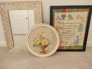 lot 213 image: Assorted Hanging Decor - Some Vintage